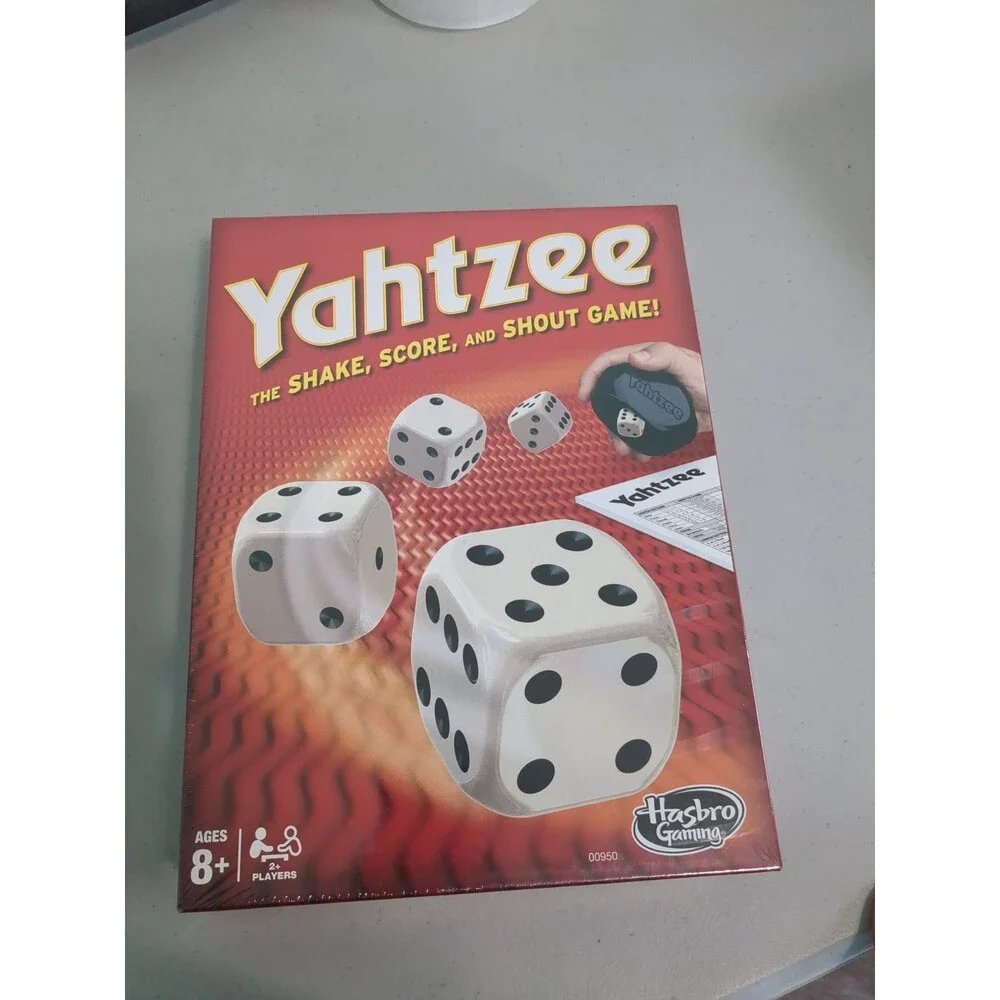 Hasbro Yahtzee The Shake-Score and Shout Dice Game for 2 players ages 8+ new